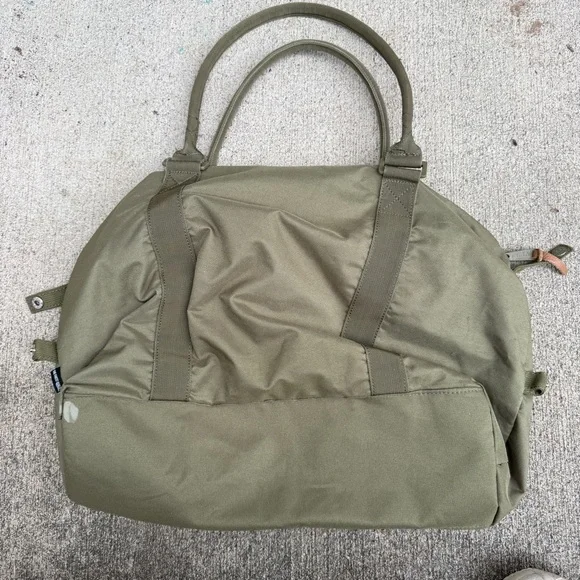Herschel Supply Duffle Bag Army Olive Green Canvas Tote Weekender Carryall - Picture 4 of 11
